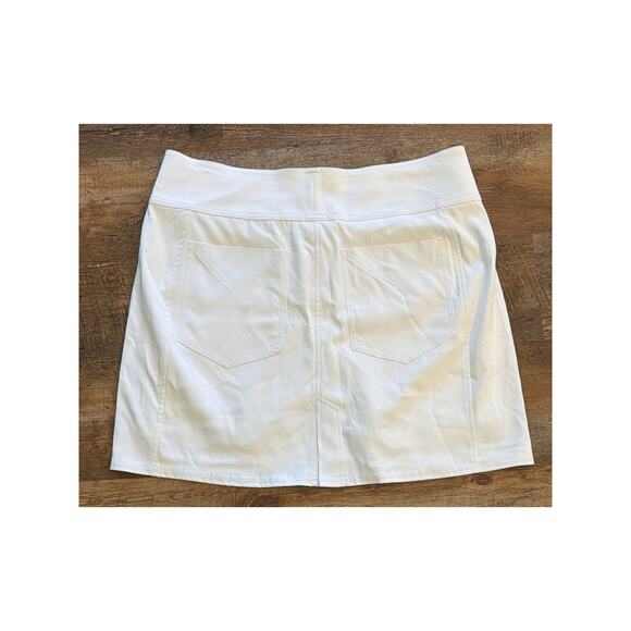 JoFit White Signature golf skort 10 - Picture 4 of 10
